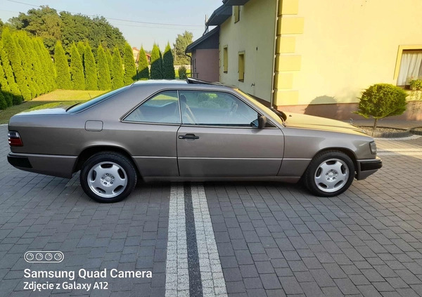 Mercedes-Benz W124 (1984-1993) cena 35900 przebieg: 165000, rok produkcji 1988 z Maków Podhalański małe 92